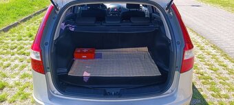 Hyundai i30CW, 1.4 80kw, r. v. 2010 - 6