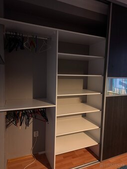 Vstavaná skriňa so zrkadlami - 6