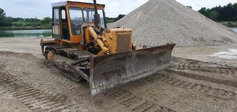 Buldozer caterpillar D4 - 6