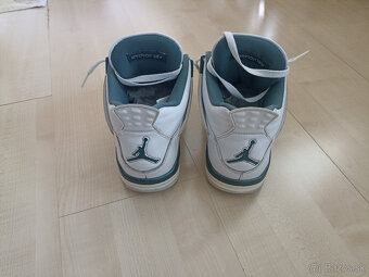 Air Jordan 4 Retro - 6