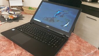 Predám Acer Extansa15/nová batéria/8gb ram/Intel i3/W10 - 6