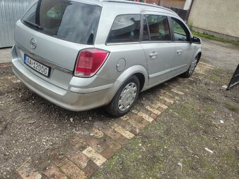 Predám Opel Astra H Kombi - 6