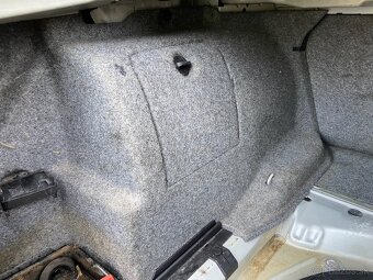 BMW E46 coupe CD Changer - 6