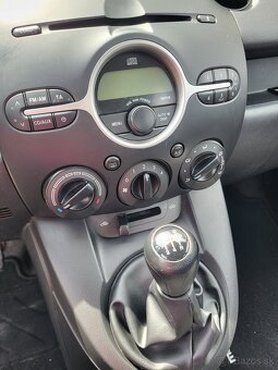 Mazda 2 - 6