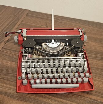 Kufrikový písací stroj Consul 231.3 po servise - 6