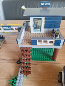 Lego 60069, Lego City Policajná stanica - 6