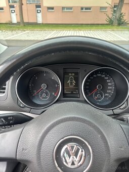 Volkswagen Golf - 6