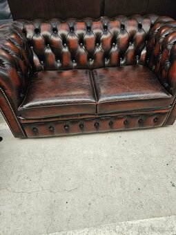 CHESTERFIELD ŠTÝL,KOŽENÁ SEDAČKA DVOJFAREBNÁ 2+1+1+TABURET - 6