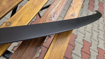 Tesla Y spoiler original - 6