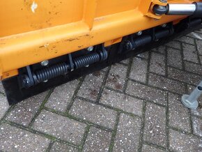 Predám snežnú otočnú hydraulickú radlicu SHMIDT 2m - 6