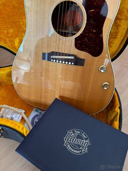 Gibson j160e peace model,natural - 6