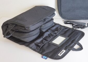 Taška na notebook a púzdro na hygienické potreby. - 6