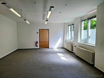 KOMERČNÝ PRIESTOR O VÝMERE 187 M2 S VÝKLADMI DO ULICE - VYSO - 6