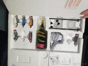 Lemax - Vianočná dekorácia s hudbou a pohybom - 6