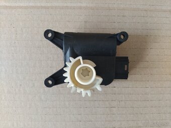servomotor kurenia a klimatizácie Octavia 2, Superb 2 - 6