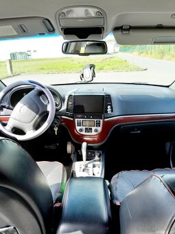 SUV Hyundai Santa Fe - 6