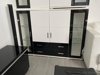 Obývacia zostava - skrine s led podsvietením - 6