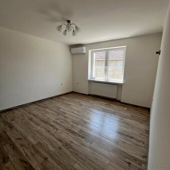 RD s dvoma bytovými jednotkami v Tešedíkove na prenájom - 6