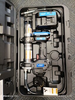 Mazací lis SKF aku - 6