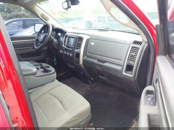Dodge Ram 5.7 2013 Lehce bourany - 6
