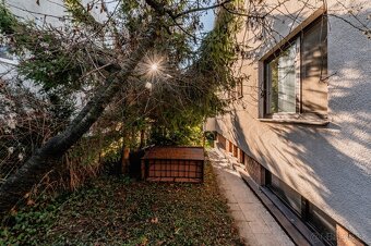 Dvojpodlažný dom Na Hradnom Kopci s dvojgarážou Staré Mesto - 6
