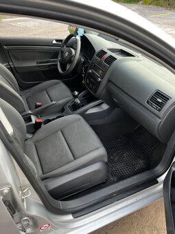 Predam volkswagen golf V 1.9 tdi - 6