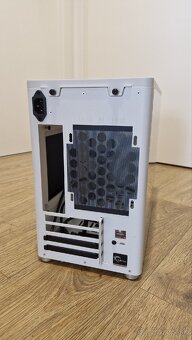 Extra kvalitná PC mATX mini ITX skrinka Jonsbo D30 - 6