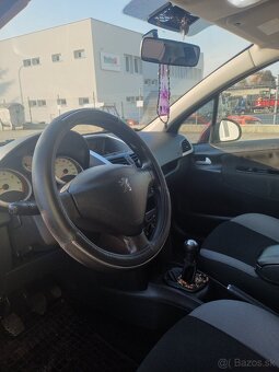 207 - slušne auto - 6