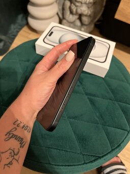 Apple  - iPhone 15 (v záruke) 128GB - 6