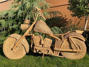 Zberateľská motorka Harley Davidson z ratanu. - 6
