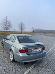 BMW E90 330i SportPaket - 6