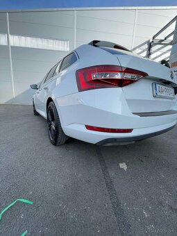 Škoda Superb 2.0 - 6