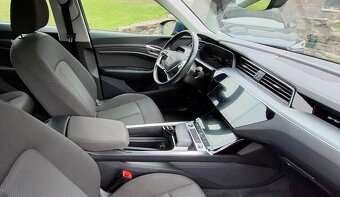 Audi E-tron 55 quattro 300kW - 6