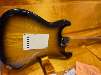 Fender Stratocaster JV57 1982 - 6