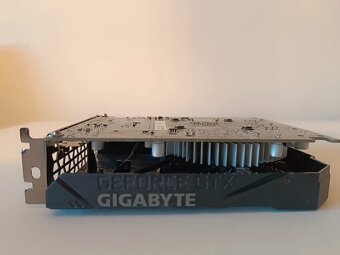 Grafická karta Gigabyte 1650 4GB - 6