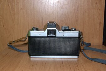 Praktica MTL3 je 35mm jednooká zrkadlovka vyrábaná v rokoch - 6