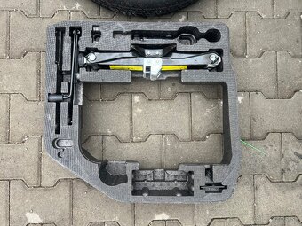Predám tenké dojazdové koleso 5x112 R19 original Audi A4 B8 - 6