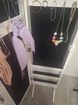 Stojan na šperky so zrkadlom - 6