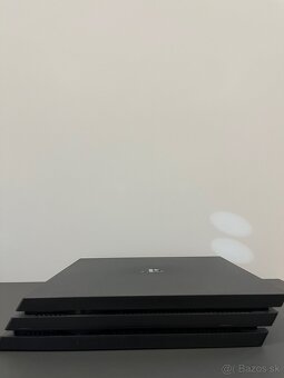 Playstation 4 Pro - 6