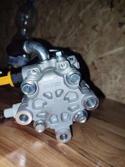 Predám servo Toyota Rav4 - 6