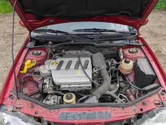 Renault Mégane 1.4 16V - 6