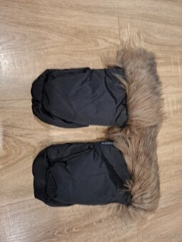 Predám fusak, rukavice, kožušinku CottonMoose - 6