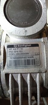 Elektromotor s prevodovkou a regulací otáček - 6