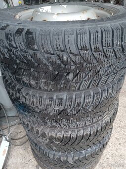 Predám zimné pneumatiky Nokian snowproof 225/65 R16 C - 6