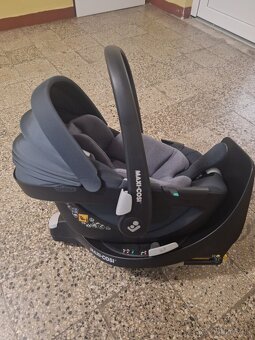 Maxi-Cosi Pebble 360+ Maxi-Cosi FamilyFix 360 - 6