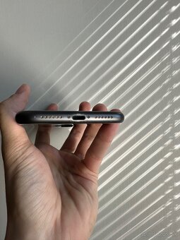 iPhone 11 64 gb - Black - 6