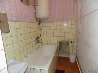 Na predaj chalupa v obci Kuraľany s garážou , pozemok 1536 - 6