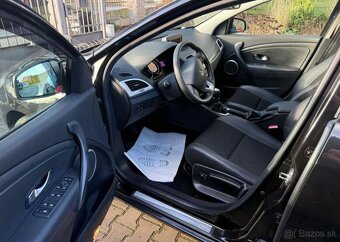 Renault Mégane 1,6i serviska, vyhřev sedadel benzín manuál - 6