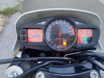 Suzuki GSR 600 ABS - 6