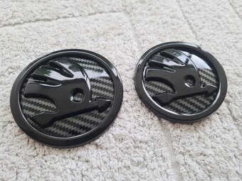 Čierne / karbónové znaky - logo na ŠKODA - 6